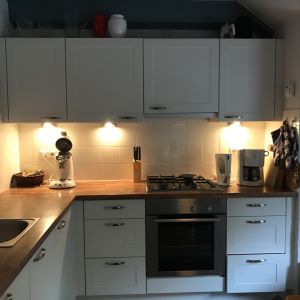Keuken met afwasmachine